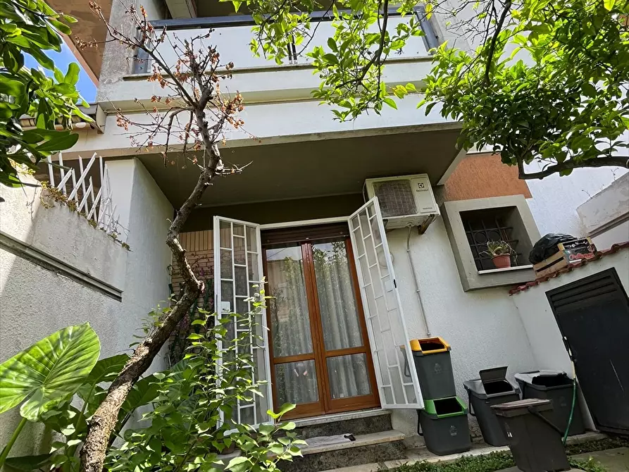 Immagine 18 di Villetta a schiera in vendita  in via delle Pratoline 19 a Anzio