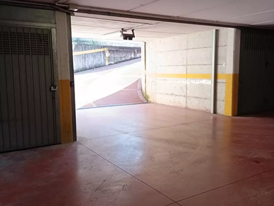 Immagine 20 di Box auto in vendita  in via Franco Faccio 20 a Milano