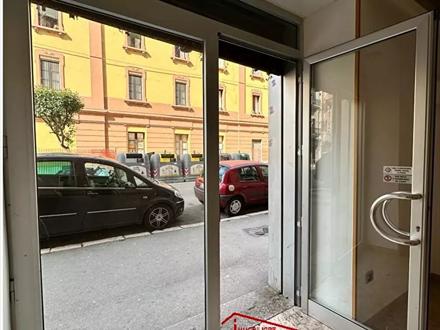 Immagine 4 di Locale commerciale in vendita  in via dante 104 a Taranto