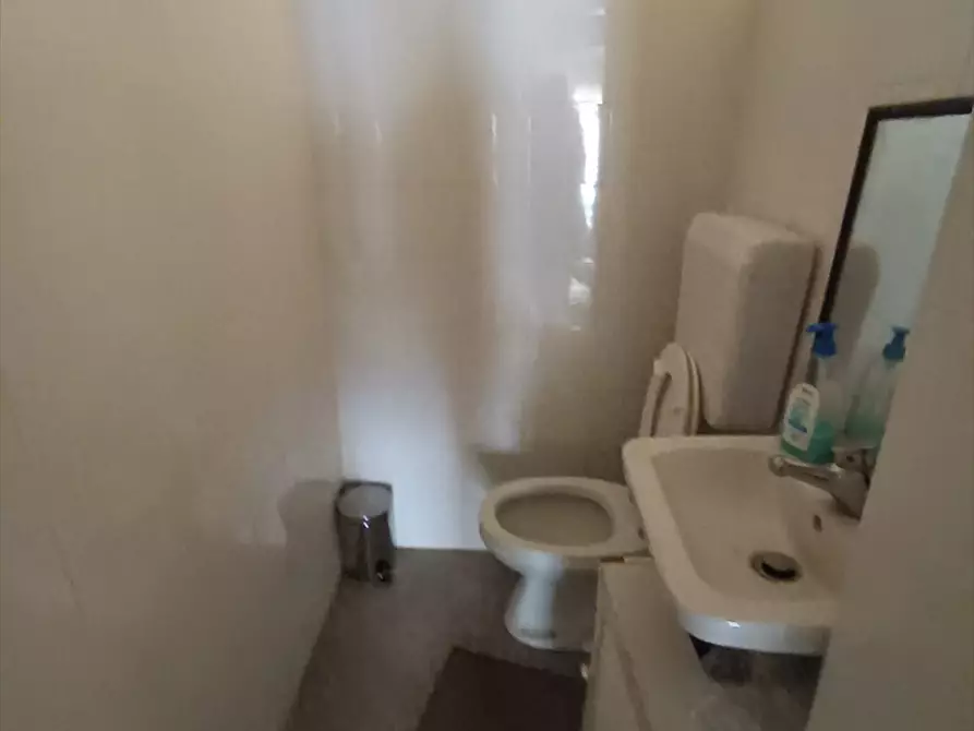 Immagine 11 di Locale commerciale in affitto  in VIA MARCO VEZIO MARCELLO  a Chieti