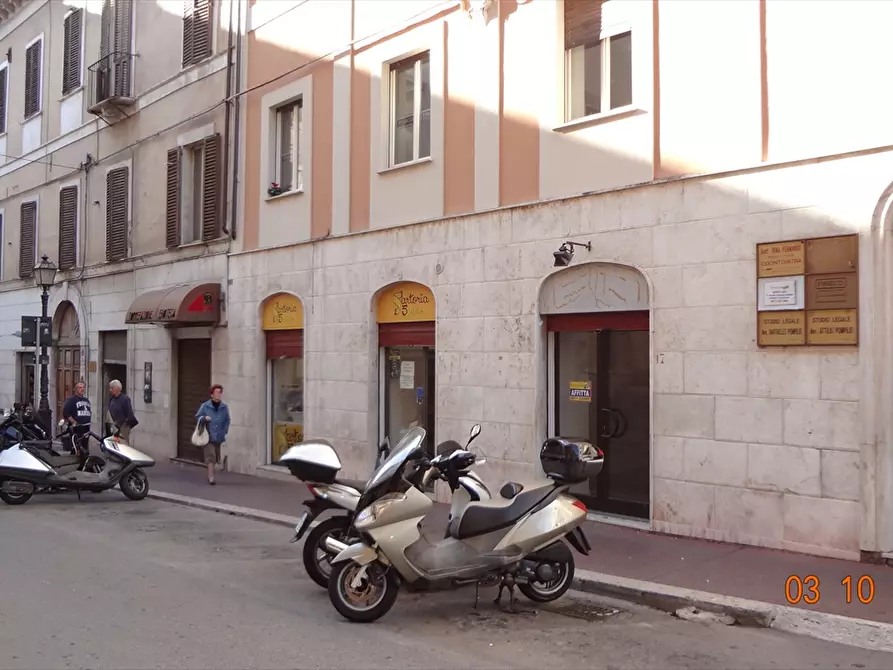 Immagine 2 di Locale commerciale in affitto  in Via Spaventa a Chieti