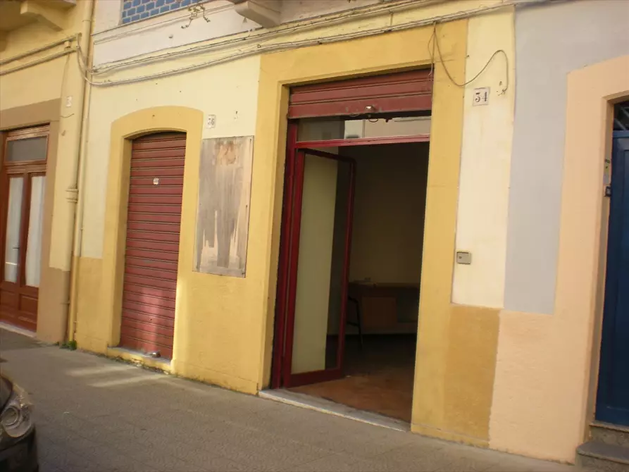 Immagine 1 di Locale commerciale in vendita  in Via Vittorio Veneto a Cerignola