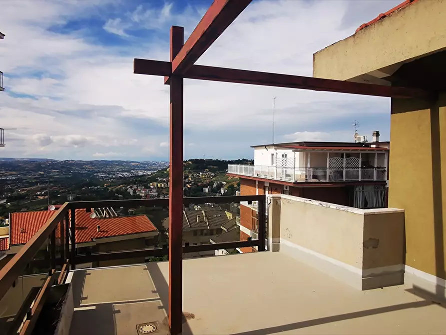 Immagine 12 di Appartamento in vendita  in Via Silvino Olivieri a Chieti