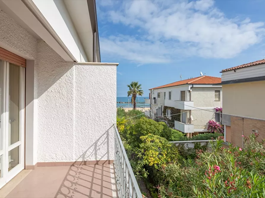 Immagine 23 di Villetta a schiera in vendita  in VIALE ALCIONE 68 a Francavilla Al Mare