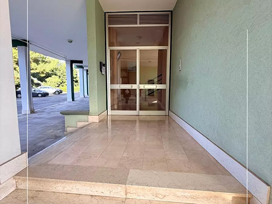 Immagine 4 di Appartamento in vendita  in via scoglio del tonno 52 a Taranto