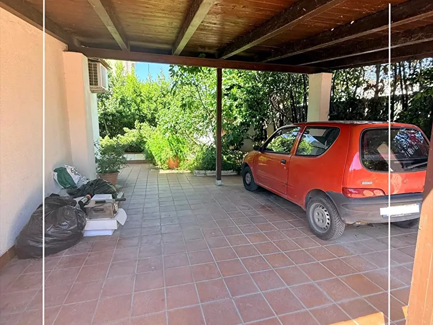 Immagine 3 di Villa in vendita  in via delfini 13 a Taranto