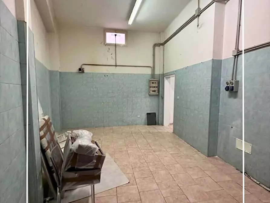 Immagine 6 di Box auto in vendita  in via messapia 53 a Taranto