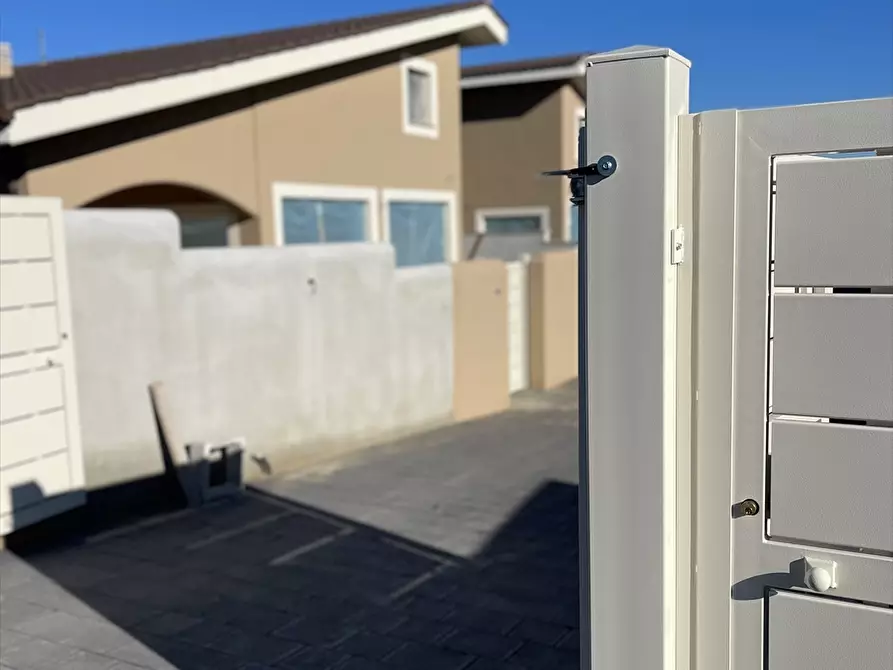 Immagine 27 di Villa in vendita  in Via del Miglioramento  a Anzio