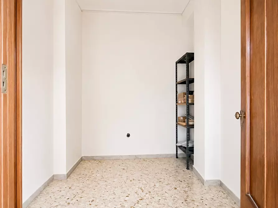 Immagine 10 di Appartamento in vendita  in corso piemonte 111 a Taranto