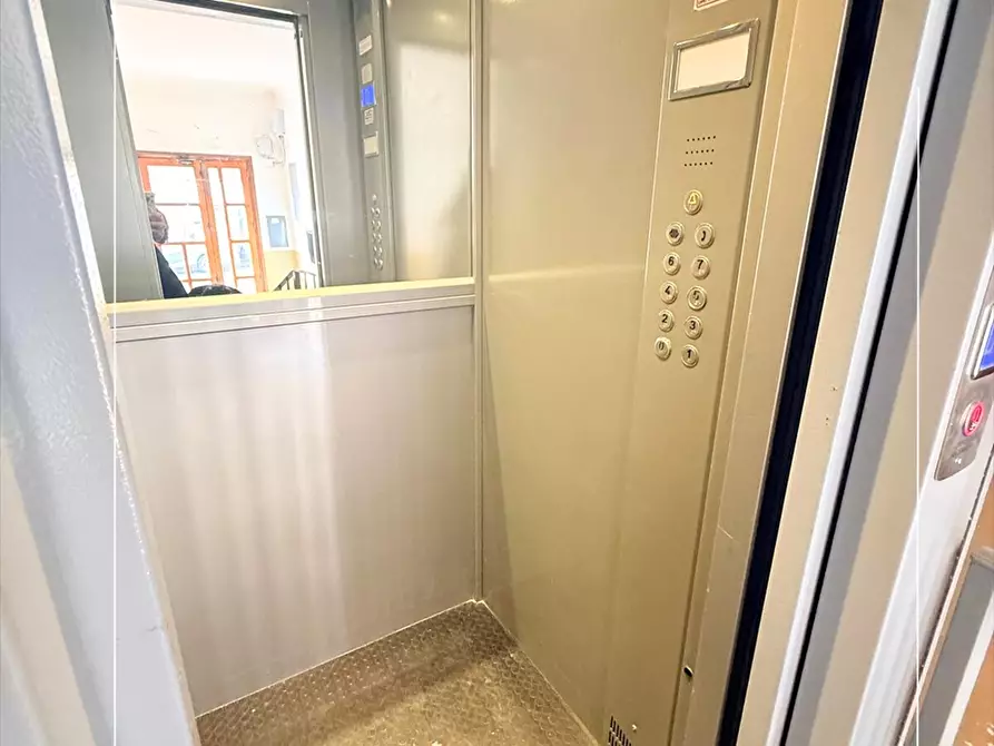 Immagine 9 di Appartamento in vendita  in via dario lupo 46 a Taranto