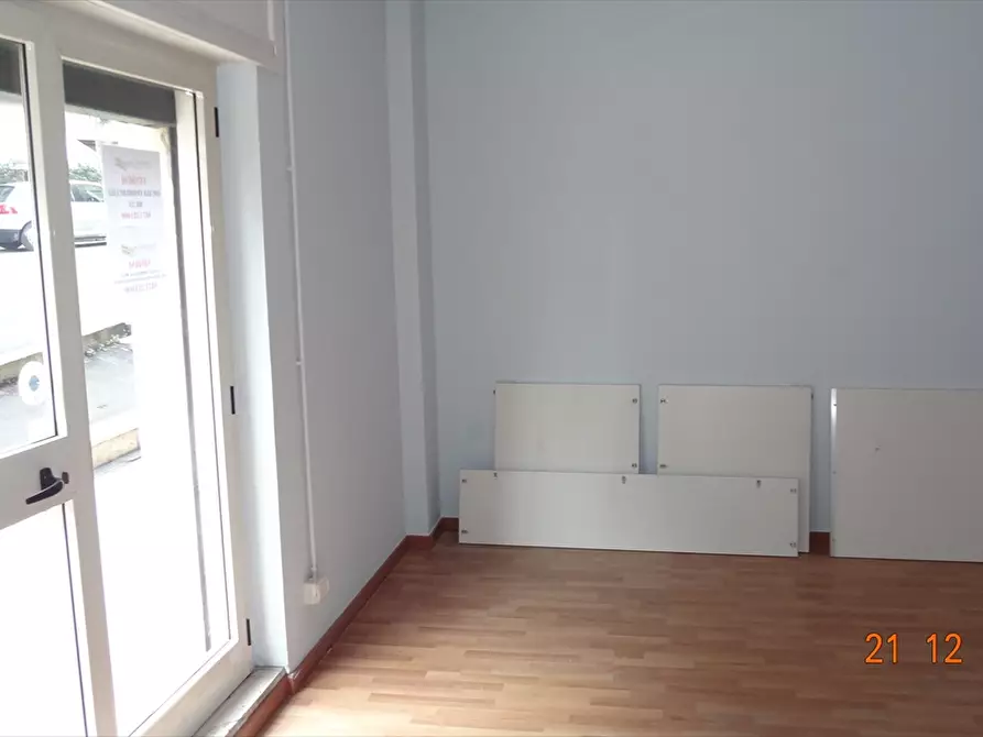 Immagine 3 di Locale commerciale in vendita  in Via Brigata Maiella a Chieti