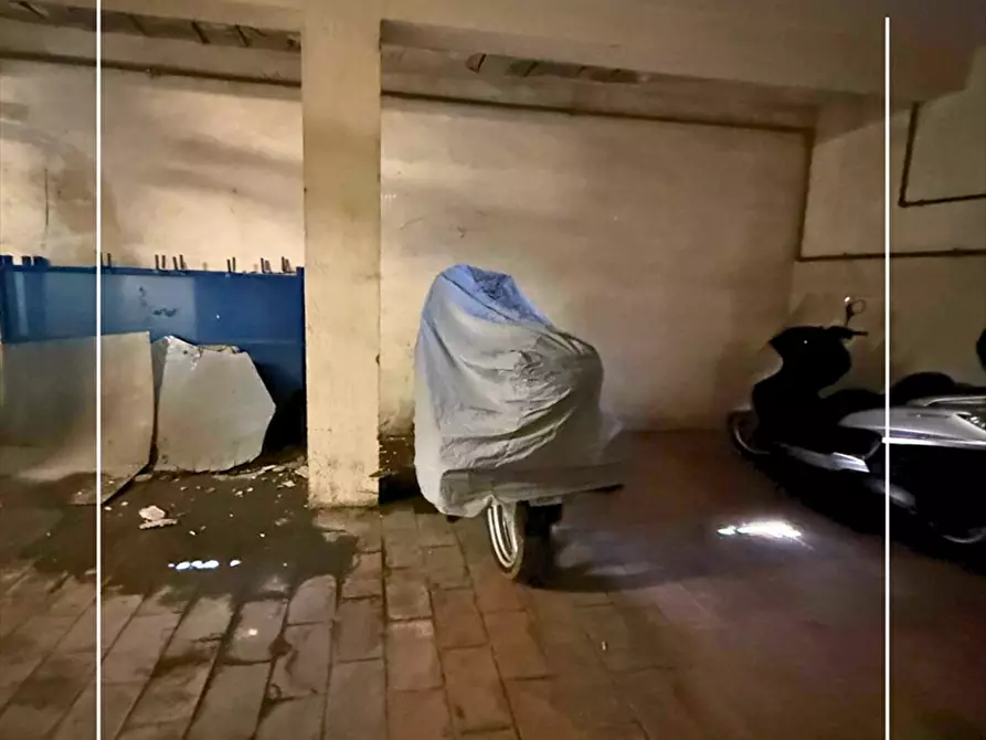 Immagine 6 di Posto auto in vendita  in VIALE TRENTINO 46 a Taranto