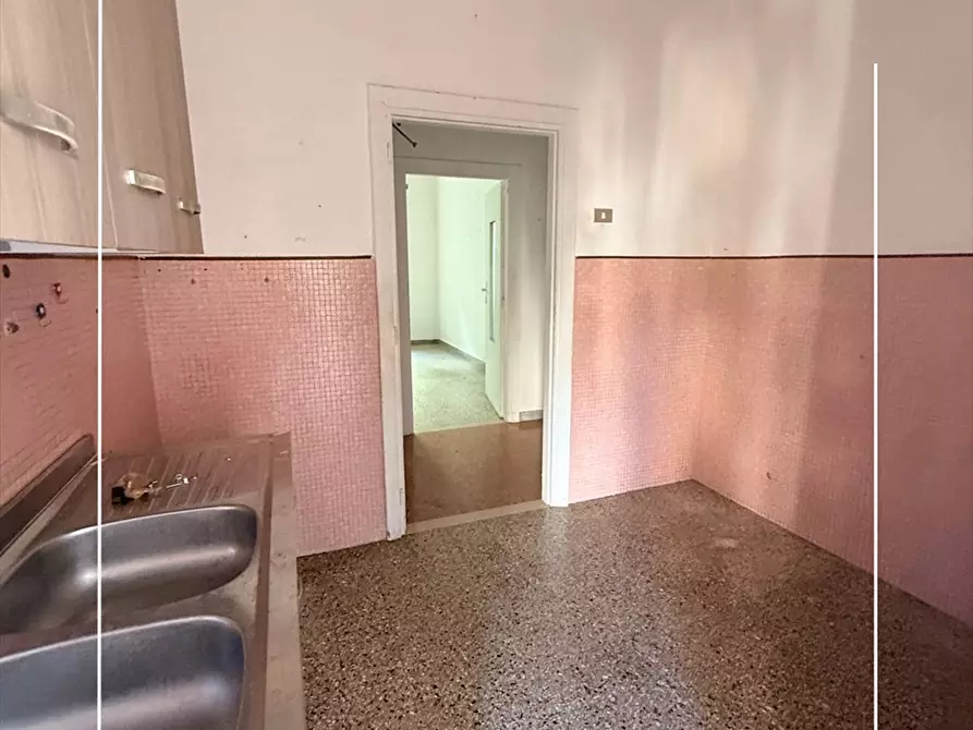 Immagine 4 di Appartamento in affitto  in via la spezia  6 a Taranto