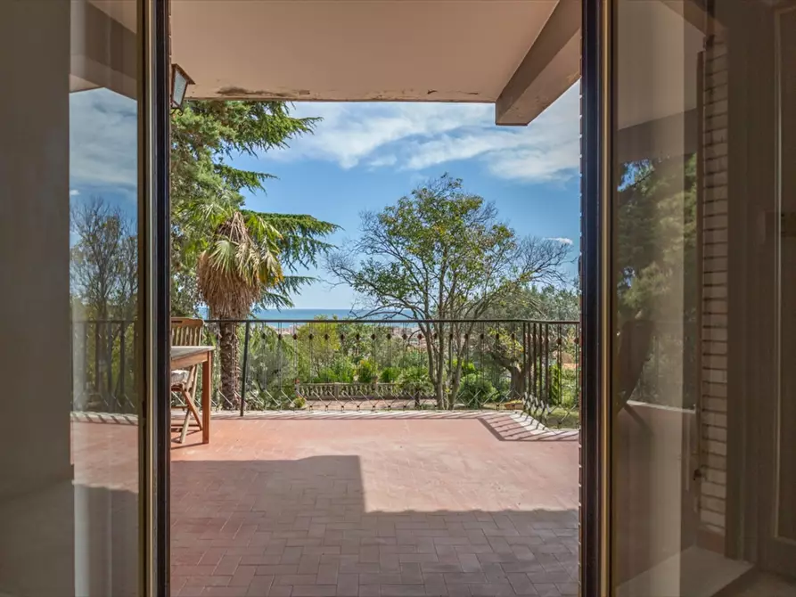 Immagine 26 di Villa in vendita  in VIA  ENZO FERRARI 47 a Tortoreto
