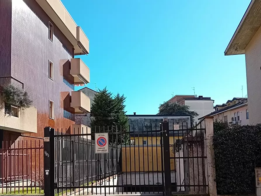 Immagine 5 di Box auto in affitto  a Milano