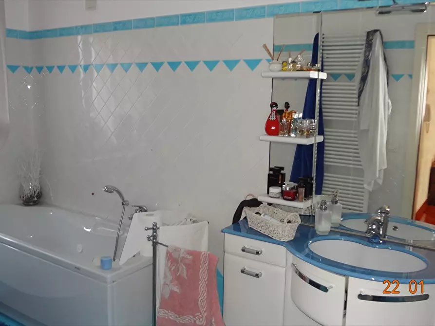 Immagine 15 di Villa in vendita  in Via Vittorio Veneto a Chieti