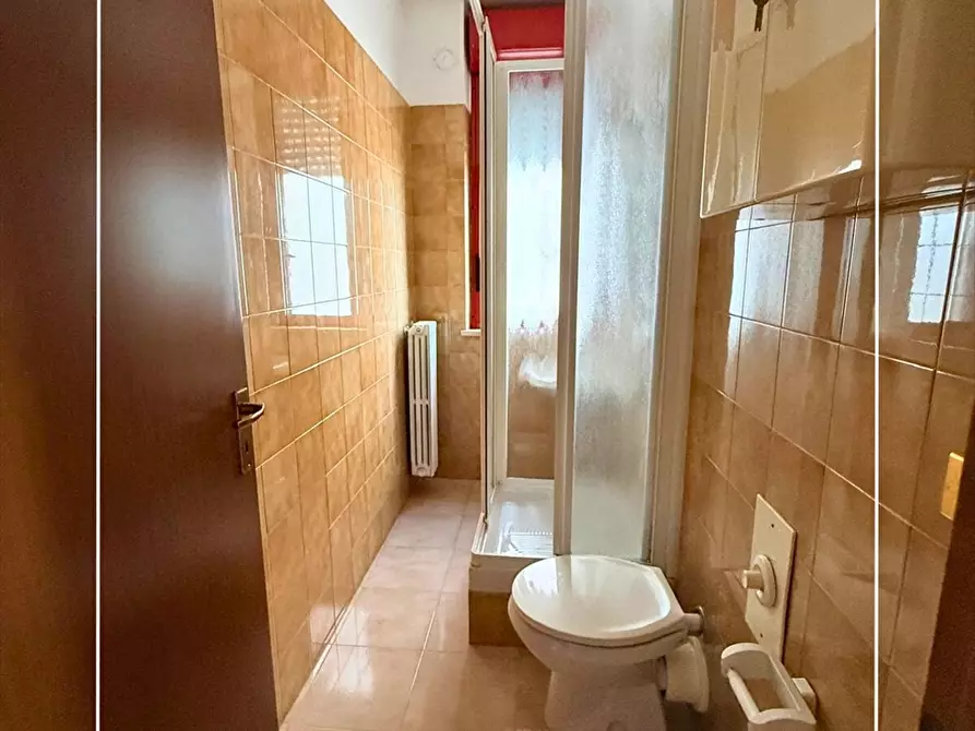 Immagine 16 di Appartamento in affitto  in via fratelli rosselli 3 a Taranto