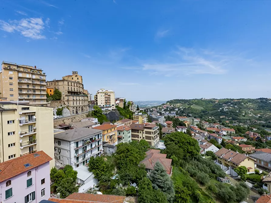 Immagine 28 di Appartamento in vendita  in Via Salomone a Chieti
