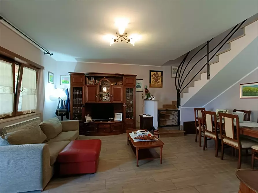 Immagine 4 di Villa in vendita  in via primiero a Anzio