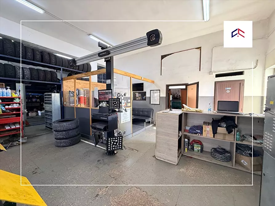 Immagine 9 di Laboratorio in affitto  in via bucaneve 20 a Taranto