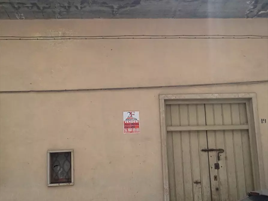 Immagine 2 di Casa indipendente in vendita  in Via Catullo a Cerignola