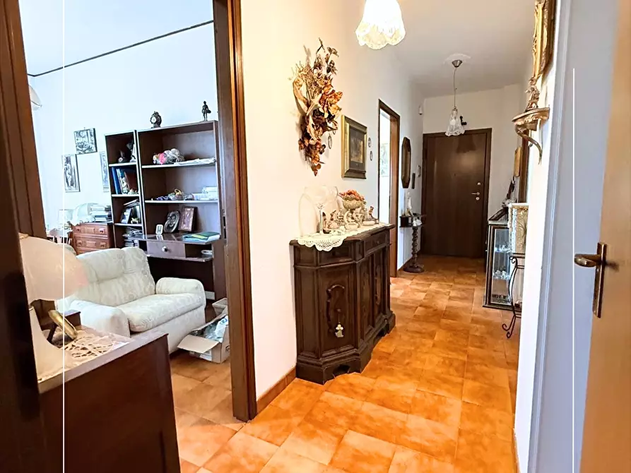 Immagine 10 di Appartamento in vendita  in via scoglio del tonno 52 a Taranto