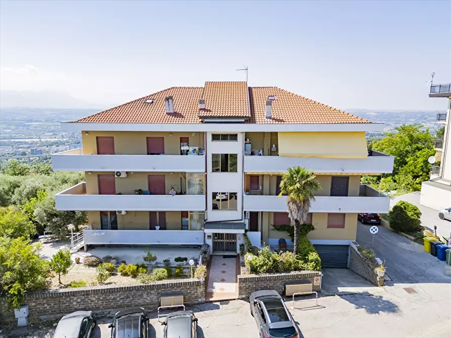 Immagine 2 di Appartamento in vendita  in VIA DEI FRENTANI 117 a Chieti