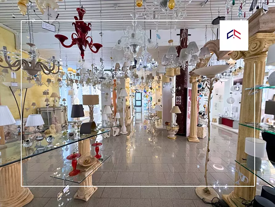 Immagine 6 di Locale commerciale in vendita  in contrada baronia a San Giorgio Ionico