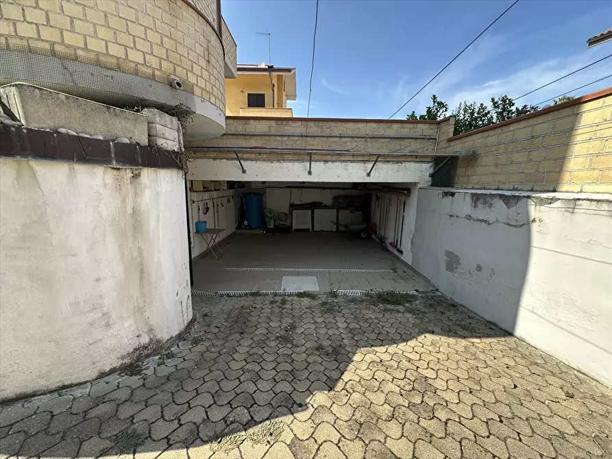 Immagine 3 di Casa indipendente in vendita  in Via Vomano SNC a Chieti