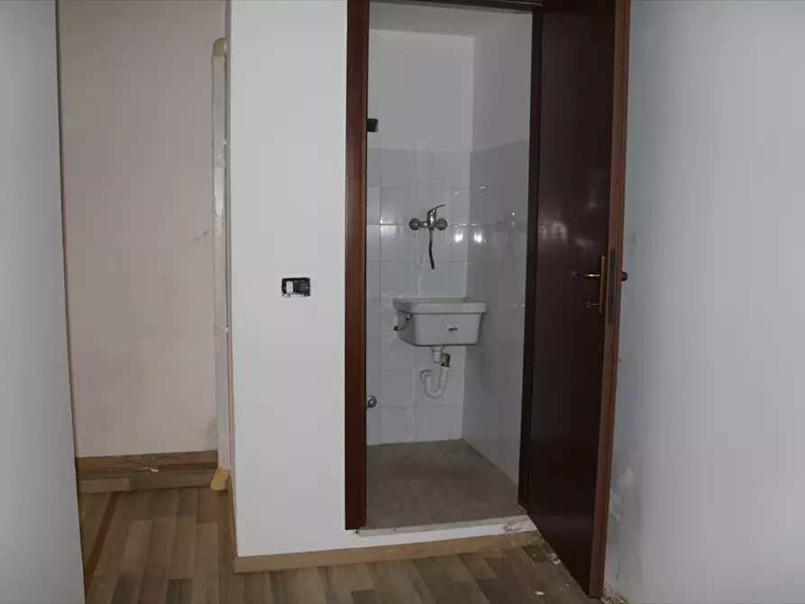 Immagine 7 di Locale commerciale in vendita  a Popoli