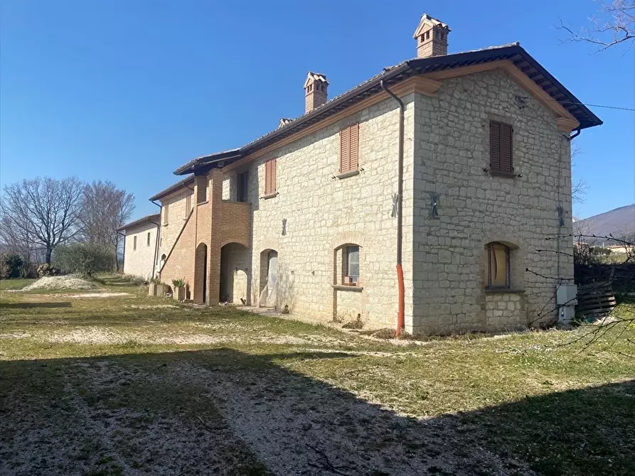 Immagine 2 di Rustico / casale in vendita  in Strada di San Leonardo a Gualdo Tadino