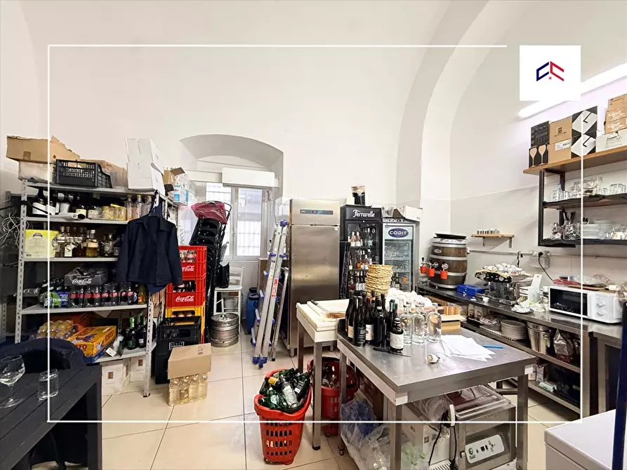Immagine 15 di Locale commerciale in vendita  in CORSO UMBERTO 51 a Taranto
