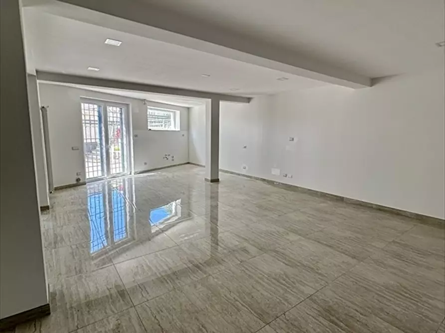 Immagine 27 di Villa in vendita  in via odino a Anzio