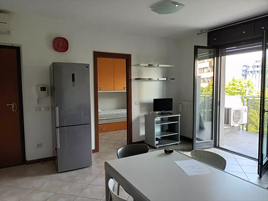 Immagine 16 di Appartamento in affitto  in via Senigallia 9 a Milano