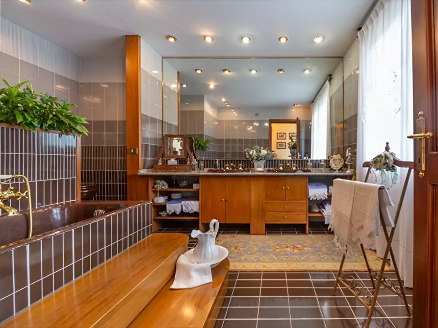 Immagine 16 di Villa in vendita  a Bucchianico