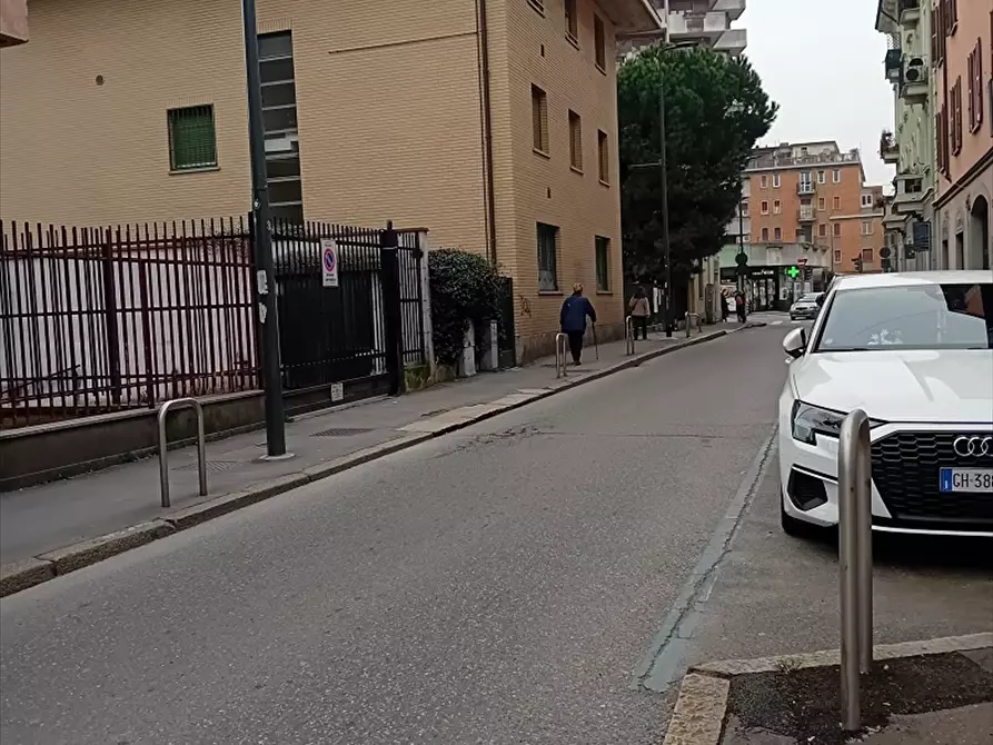 Immagine 11 di Box auto in affitto  a Milano