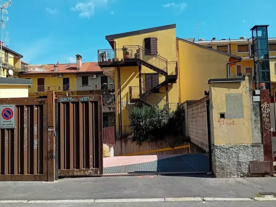 Immagine 1 di Box auto in vendita  in via Franco Faccio 20 a Milano