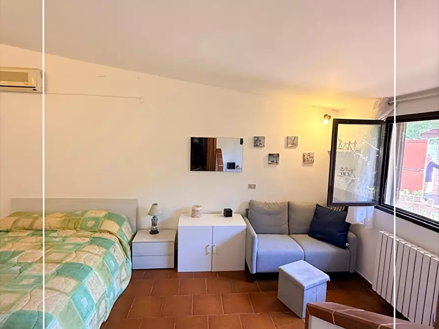Immagine 25 di Villa in vendita  in via delfini 13 a Taranto