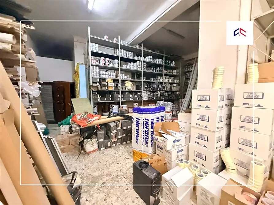 Immagine 7 di Deposito in vendita  in via elio 45 a Taranto
