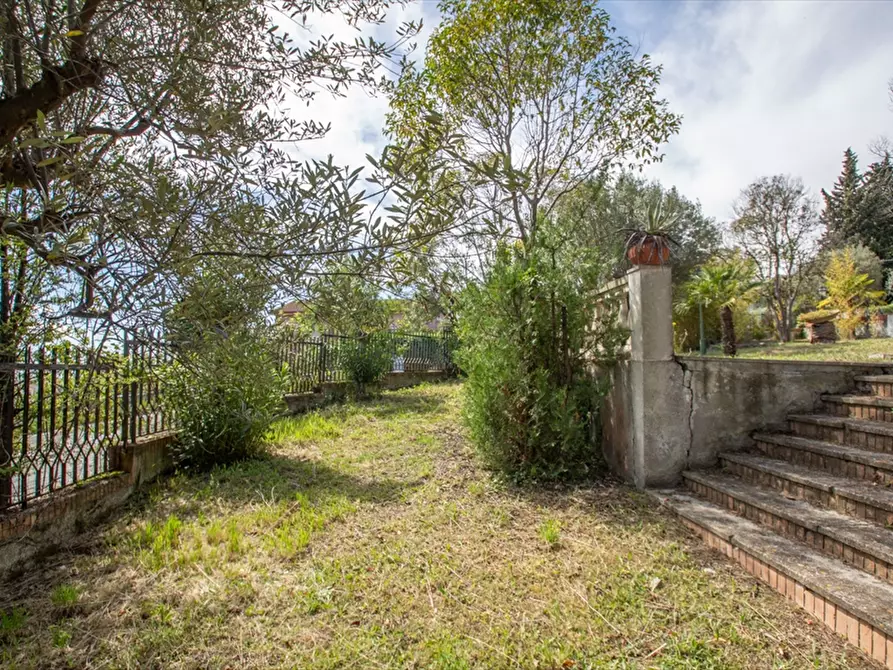 Immagine 3 di Villa in vendita  in VIA  ENZO FERRARI 47 a Tortoreto