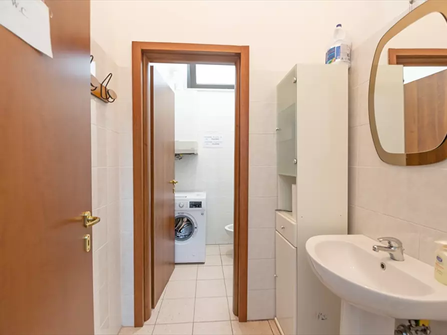 Immagine 9 di Capannone industriale in vendita  a Chieti