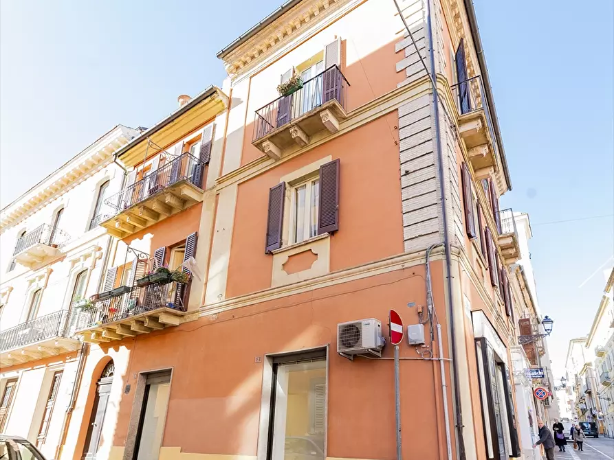 Immagine 18 di Locale commerciale in affitto  in Via Arniense a Chieti