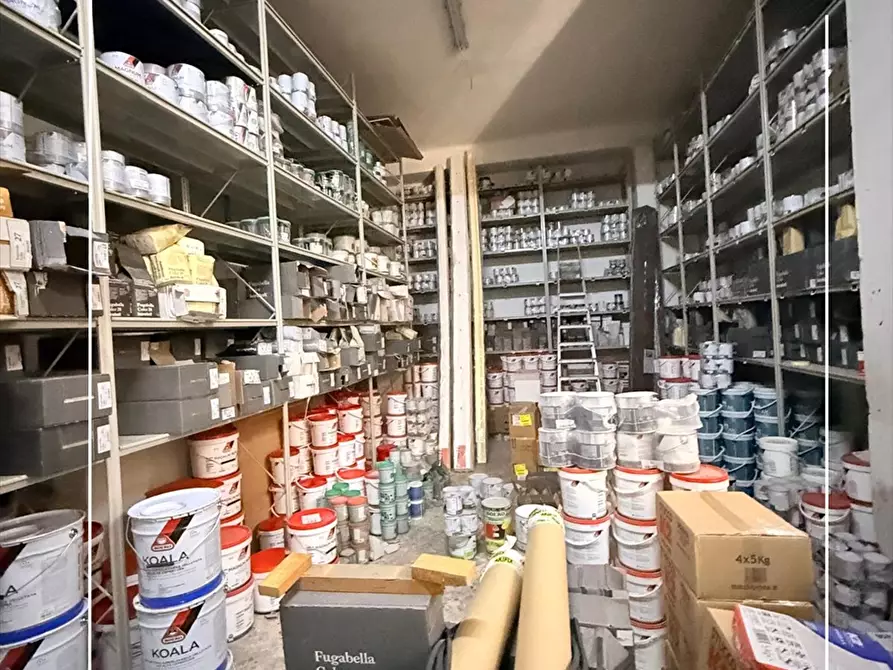 Immagine 9 di Deposito in vendita  in via elio 45 a Taranto