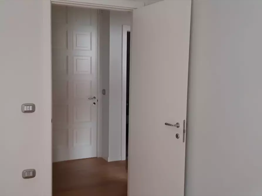 Immagine 13 di Appartamento in vendita  in Via Roberto da Bari 75 a Bari