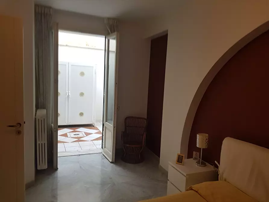 Immagine 17 di Palazzo in vendita  in Largo Fra Pantaleo a Palagiano