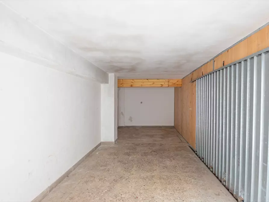 Immagine 17 di Appartamento in vendita  in VIA SULMONA 42 a Chieti