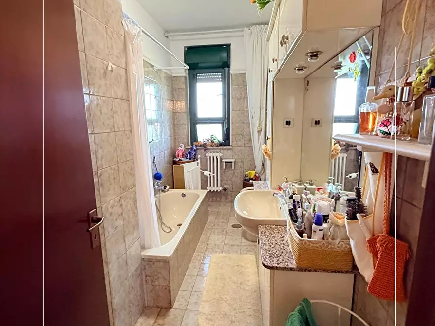 Immagine 19 di Appartamento in vendita  in via scoglio del tonno 52 a Taranto