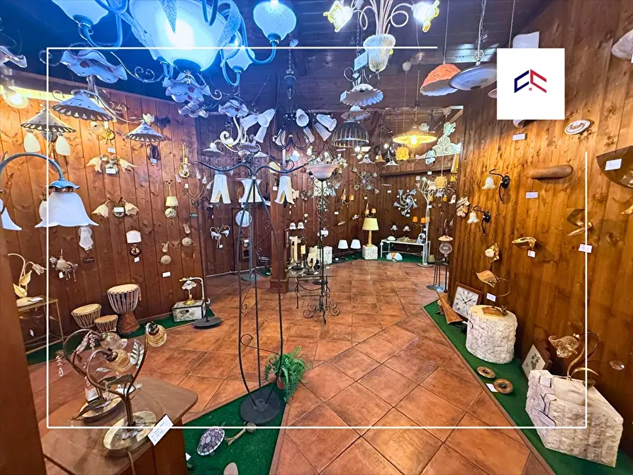 Immagine 16 di Locale commerciale in vendita  in contrada baronia a San Giorgio Ionico