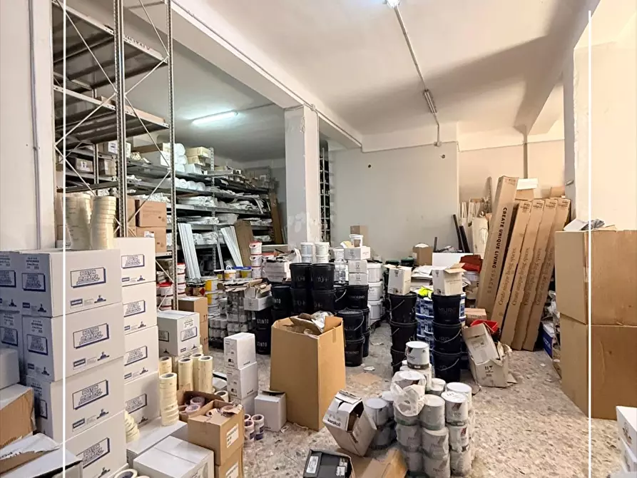 Immagine 6 di Deposito in vendita  in via elio 45 a Taranto