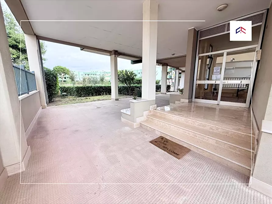 Immagine 4 di Appartamento in vendita  in via scoglio del tonno 40  a Taranto